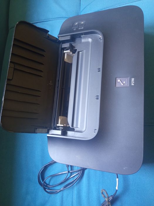 принтер Canon PIXMA iP2700 черного цвета.