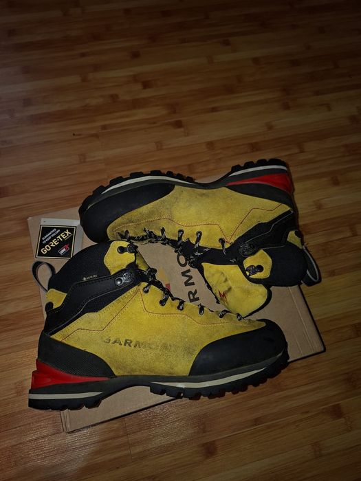 Vând bocanci de munte Garmont Ascent GTX