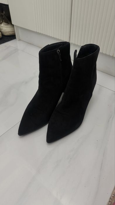 Продам ботильоны и ботинки