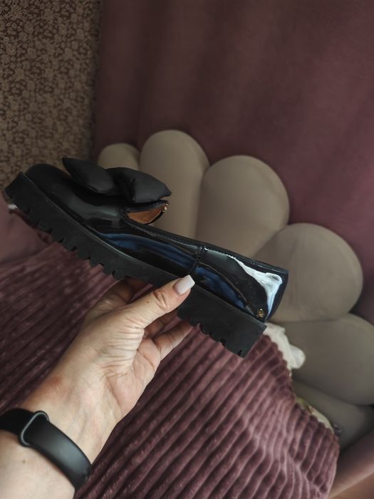 Продам натуральные лоферы новые , кожа