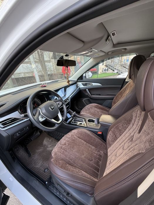 Продам машину Changan CS 35 plus