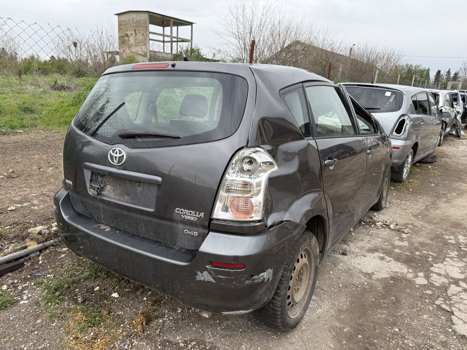 Toyota Corolla Verso 2.2 на части