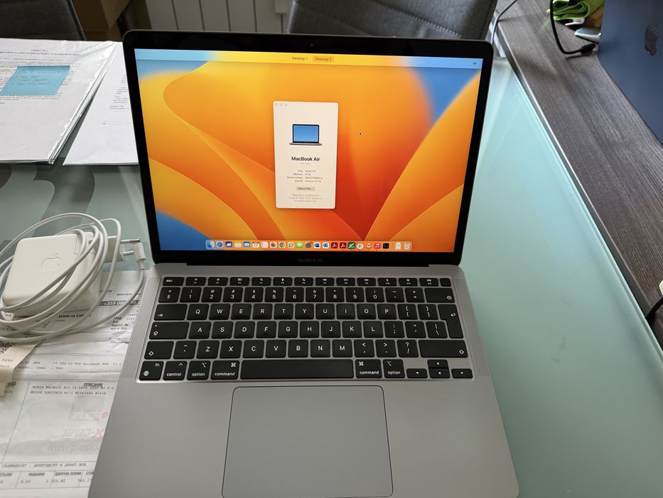 Macbook Air 13” M1, от Plesio, много запазен, 94% батерия
