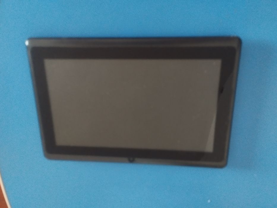 Продам планшет, по диагонали 190 мм.