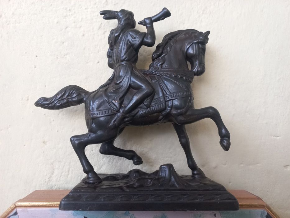 Statuieta bronz-Gornist calare