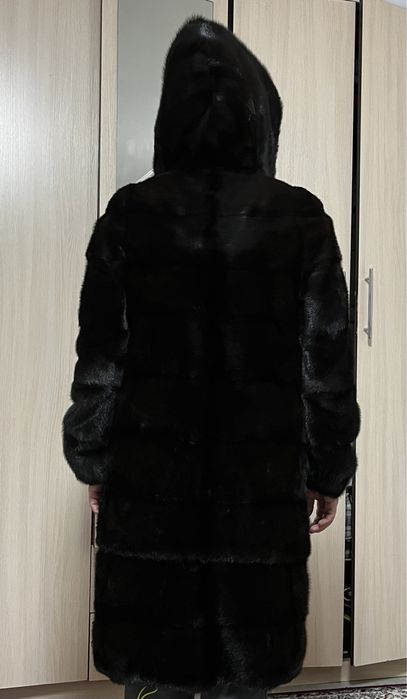 Продам норковую шубу