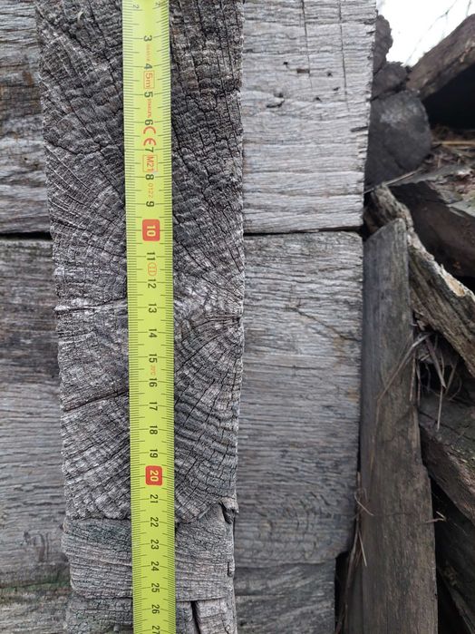 Lemn vechi de stejar, de gorun.