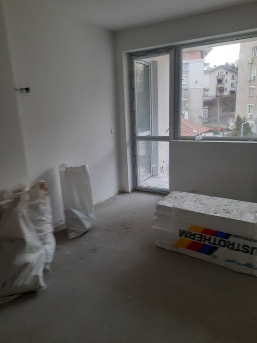 Продава се Двустаен апартамент в Плевен, Идеален център - 60 кв.м за 1300 €/кв.м - Снимка #2