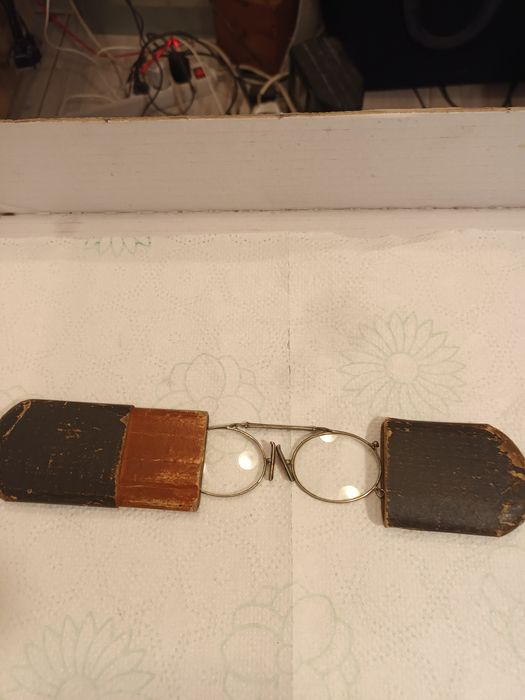 Ochelari din argint masiv sec XVIII -raritate , perfect functionali -