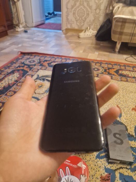 Продаю самсунг с 8 плюс