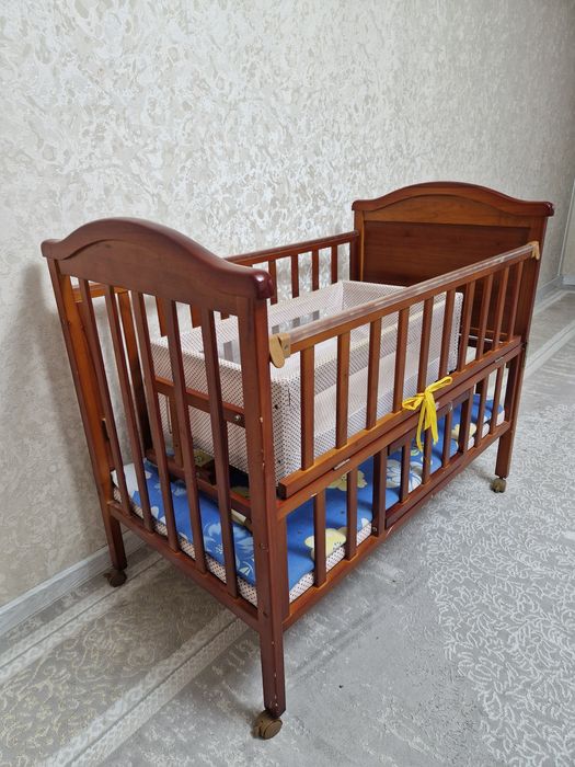 Манеж детский на роликах