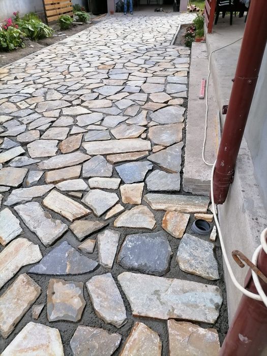 Vând piatra si montez naturala de munte