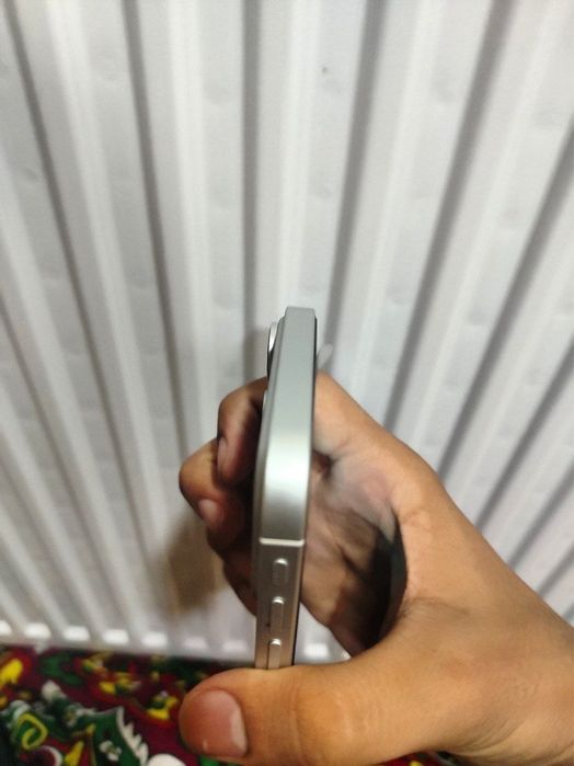 iphone 17 promax korps taqilgan iphone 11 64gb
