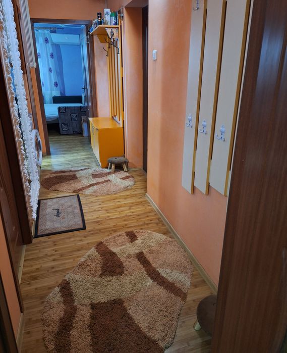 Vând apartament cu 2 camere, decomandat, ultracentral,  mobilat