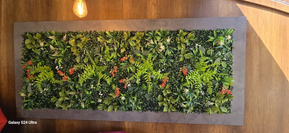 Panou decorativ cu verdeata artificiala