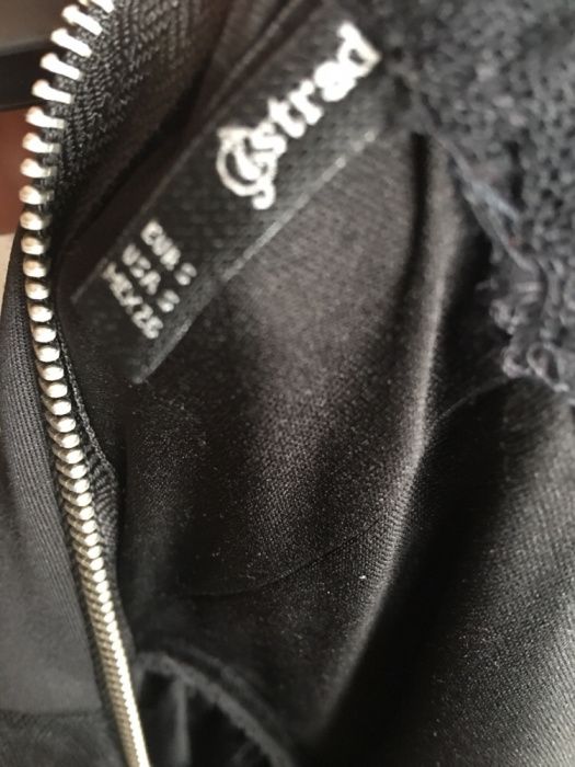 rochie neagra tul Stradivarius S