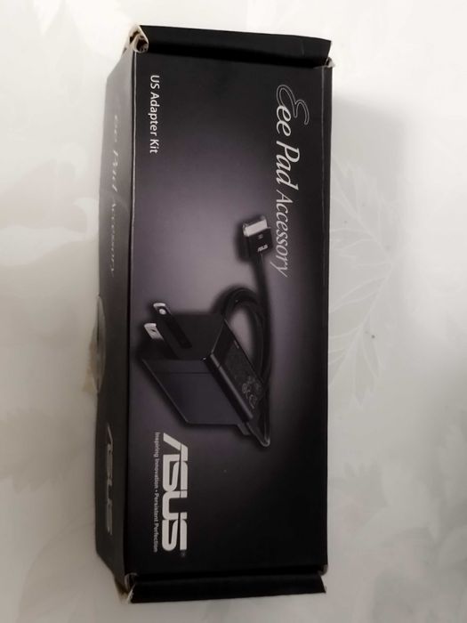 ASUS conectori TV, bloc charger