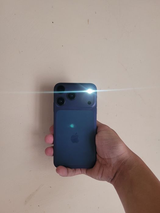 Iphone xr  17 pro korpusda obmen