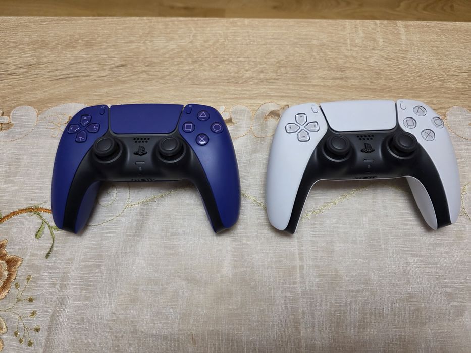 Sony Ps5 1 de 1 TERA cu disc și 2 controllere