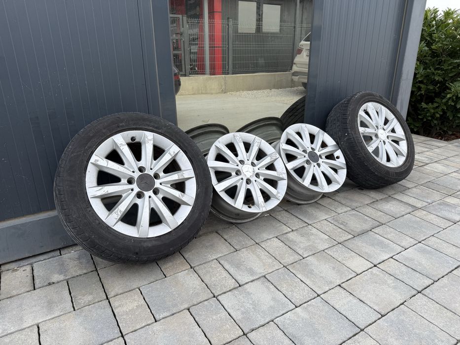Mercedes A B C класа комплект с гуми 250лв