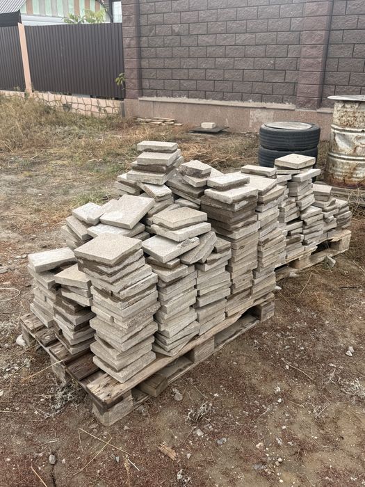 Продам гранитную плитку 30кв м