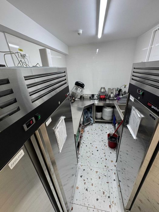 Vand shaormerie complet echipata, zona Timpuri Noi, cu vad pietonal intens