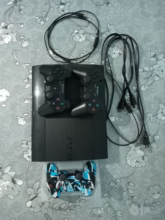 PlayStation 3 super slim srochna sotiladi