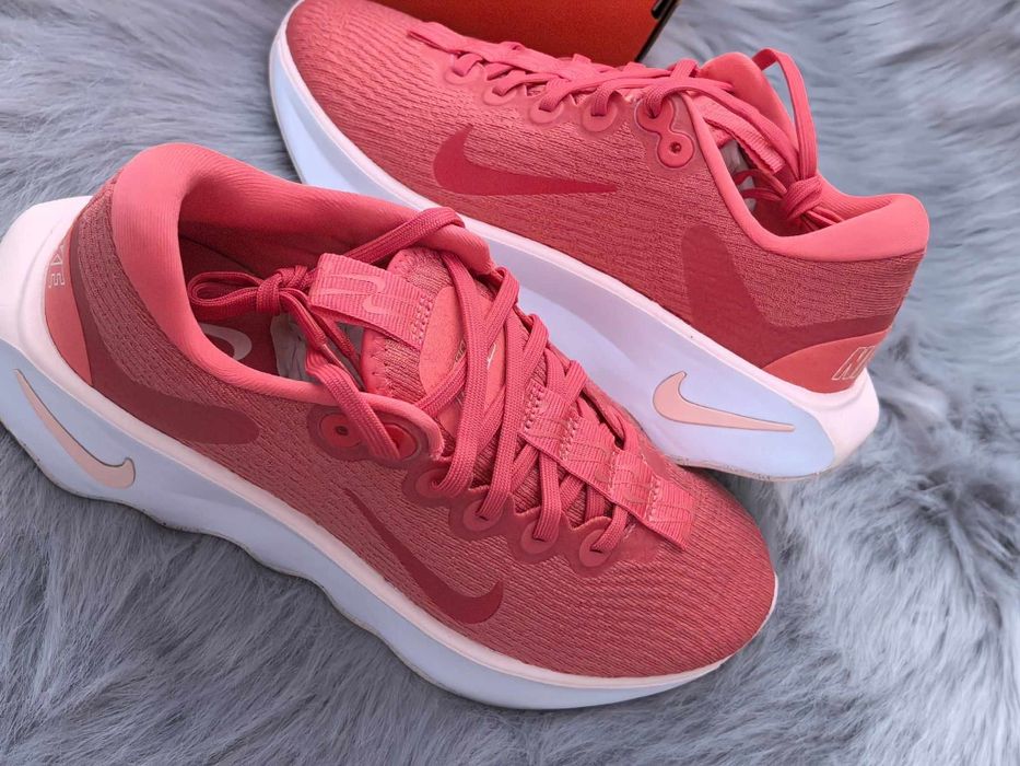 Nike  Motiva оригинални нови дамски сникърси  38.5 номер