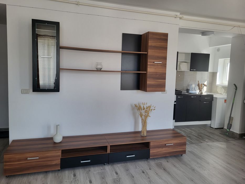 Închiriez garsonieră