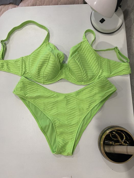 Продам купальник