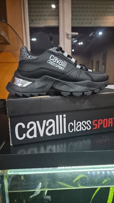 Сникърси Cavalii