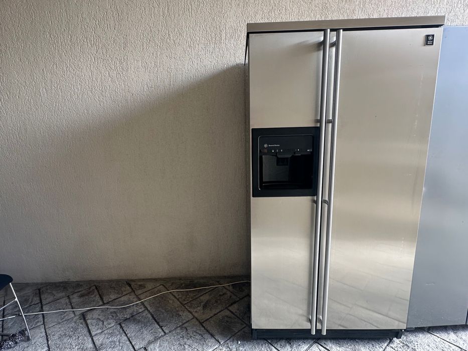 Frigider cool giants cu ice maker