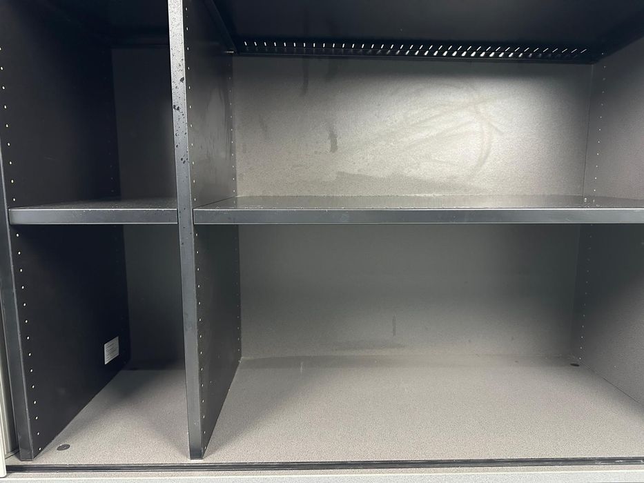 Немски офис шкаф етажарки съхранение на документи и други нужди