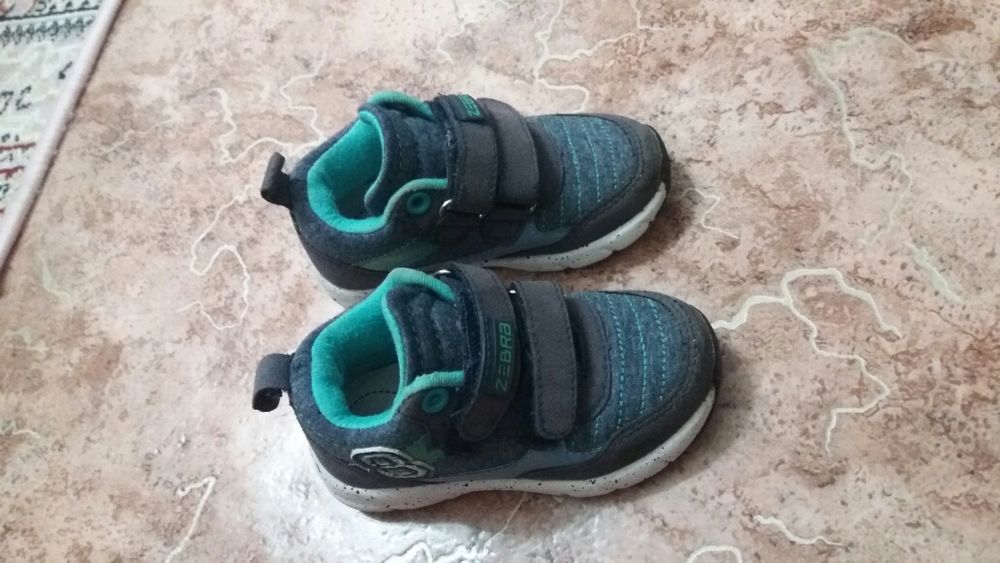 Продам детские ортопедические кроссовки