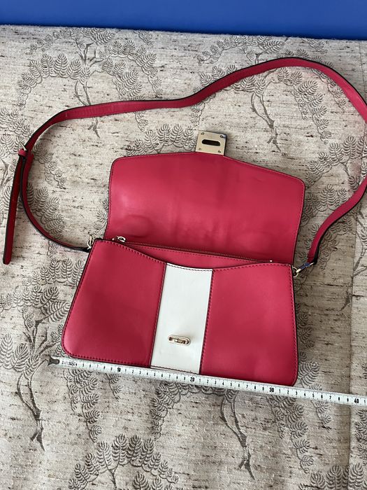 Страхотна оригинална чанта на Guess/Гес, наситено розова