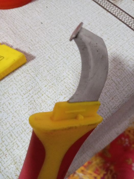 Нож для снятия изолации и длиногубси izeltas