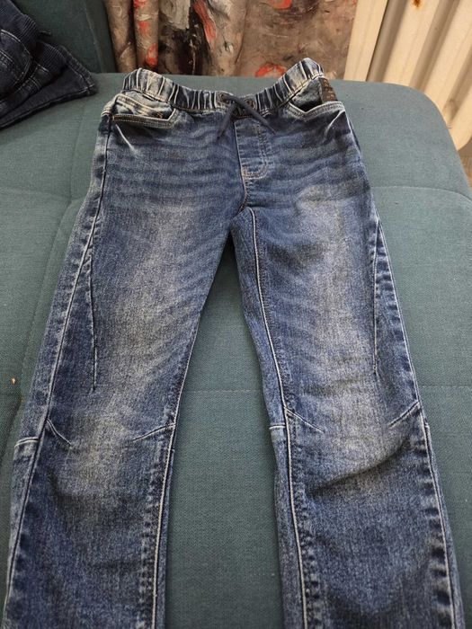 Продам детские джинсы