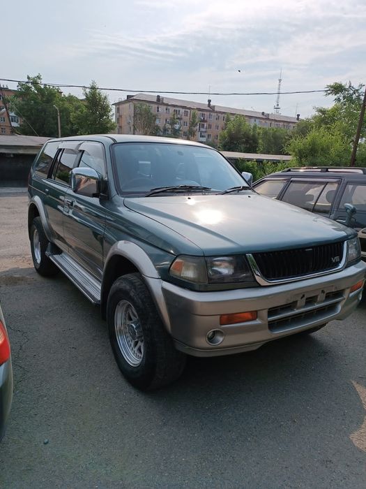 Продам машину митсубиси челенджер