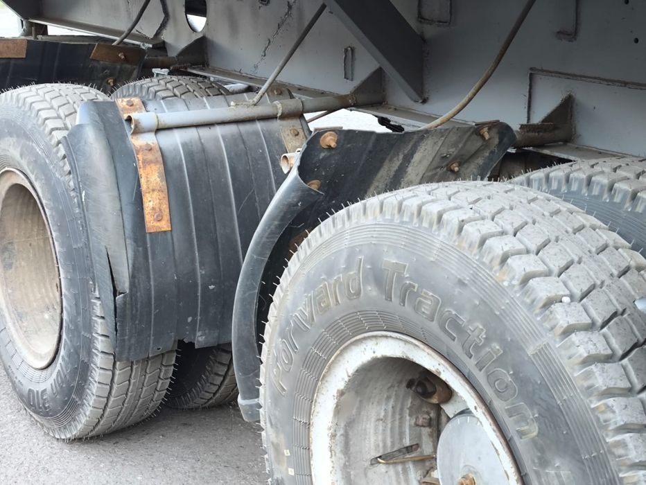 Автопоезд с самосвальным прицепом