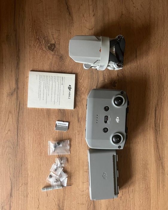 Дрон, квадрокоптер DJI Mini 2 
Поддерживает съёмку видео