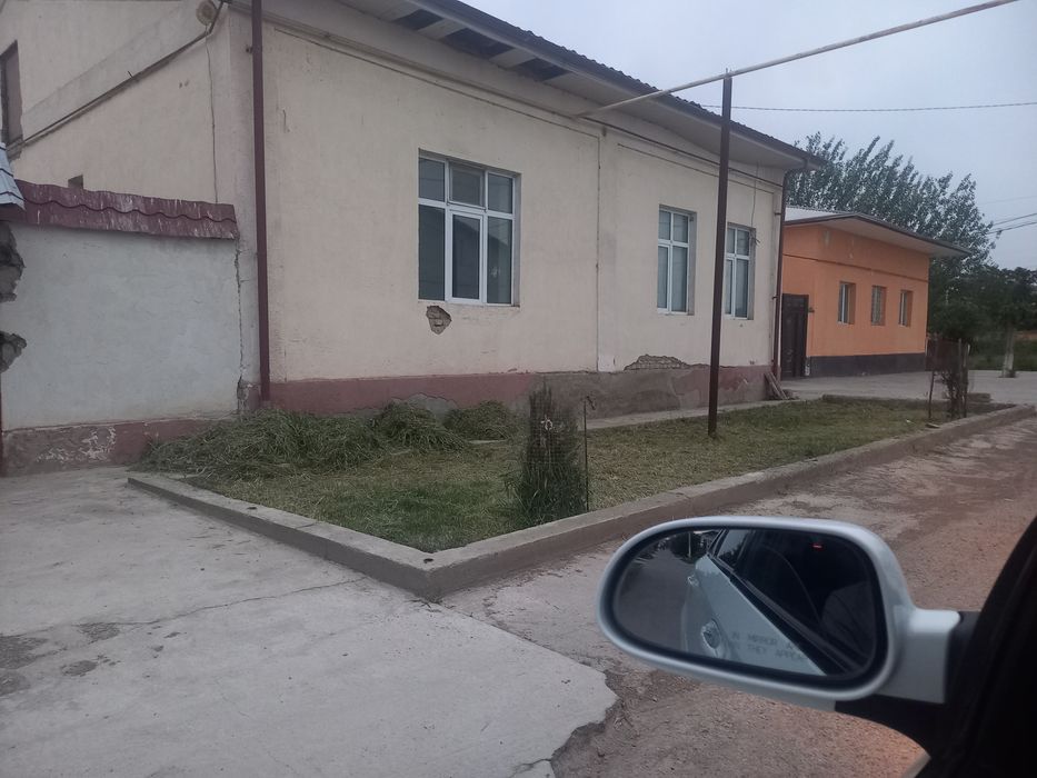 Uy sotiladi Jizzaxv Gagarinsh