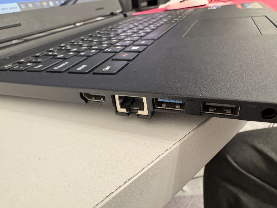 Продается ноутбук Lenovo 100-15iby