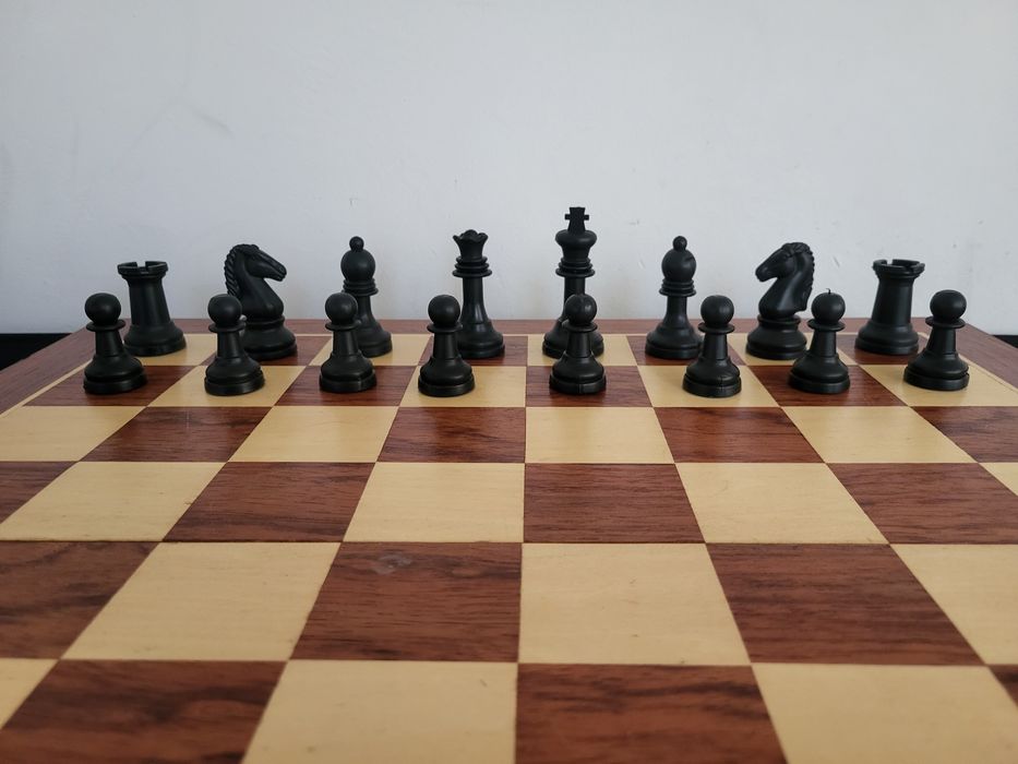 #12 Стар дървен шах