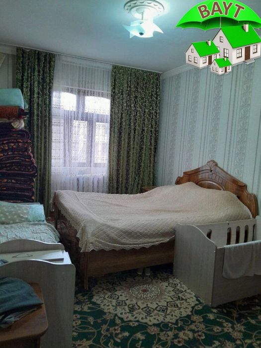 3 комнатная, Чиланзар 24, Средний Ремонт продаётся квартира  ~