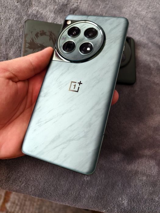 One plus 12 / 16 GB RAM / schimb