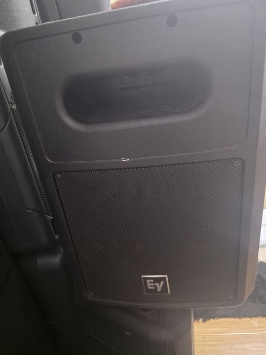 Vând electrovoice sb122