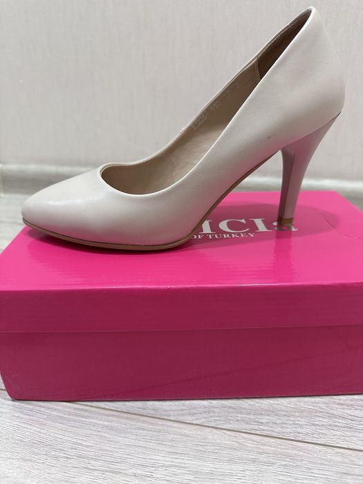 Продам туфли женские