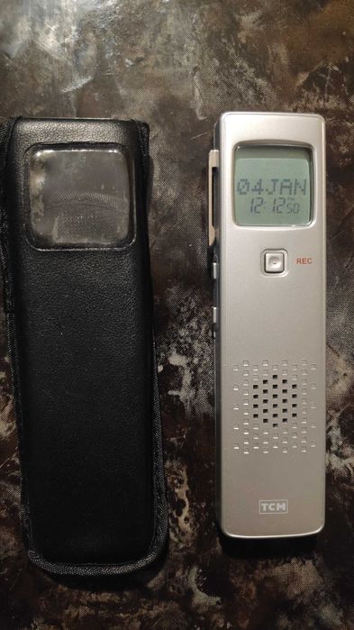 Диктофон на марката TCM