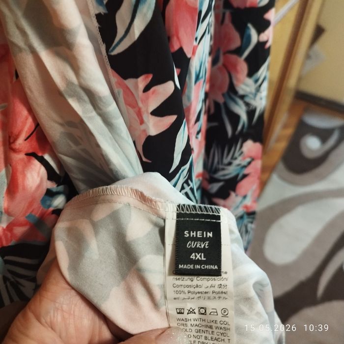 Vând rochii pantaloni 2-4 xl