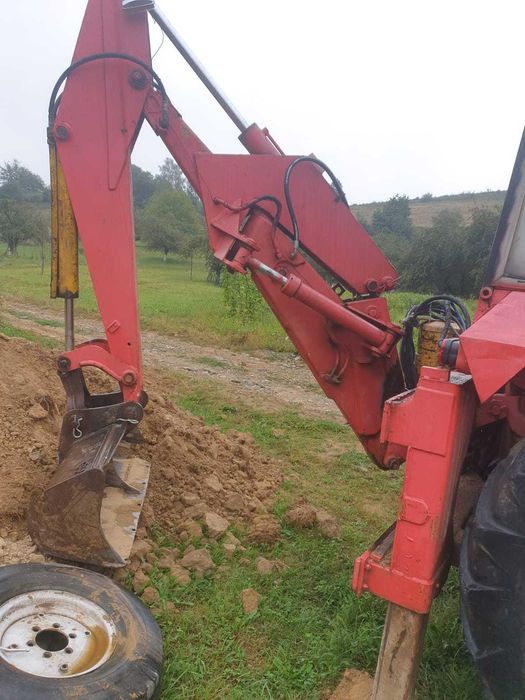 Vând buldoexcavator Massey Ferguson 50B, 1980 – complet funcțional